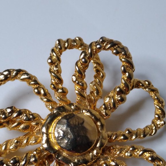 Vintage Large Metal Flower Brooch - Picture 7 of 15